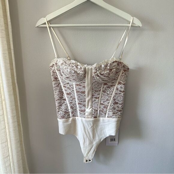 Cami NYC Bria Bodysuit - Picture 3 of 7